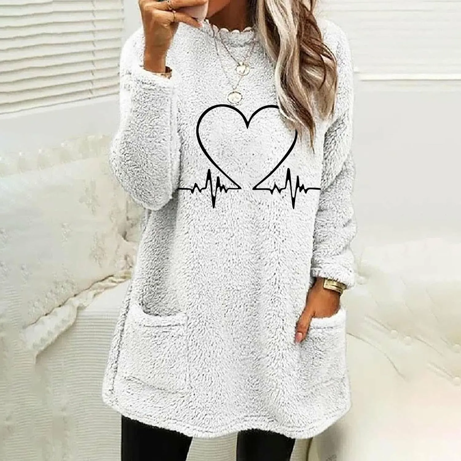 Women's Sherpa Sweatshirts Pockets Casual Pullover Sweaters Long Sleeve Heart Printed Coral Fleece Warm Winter Tops